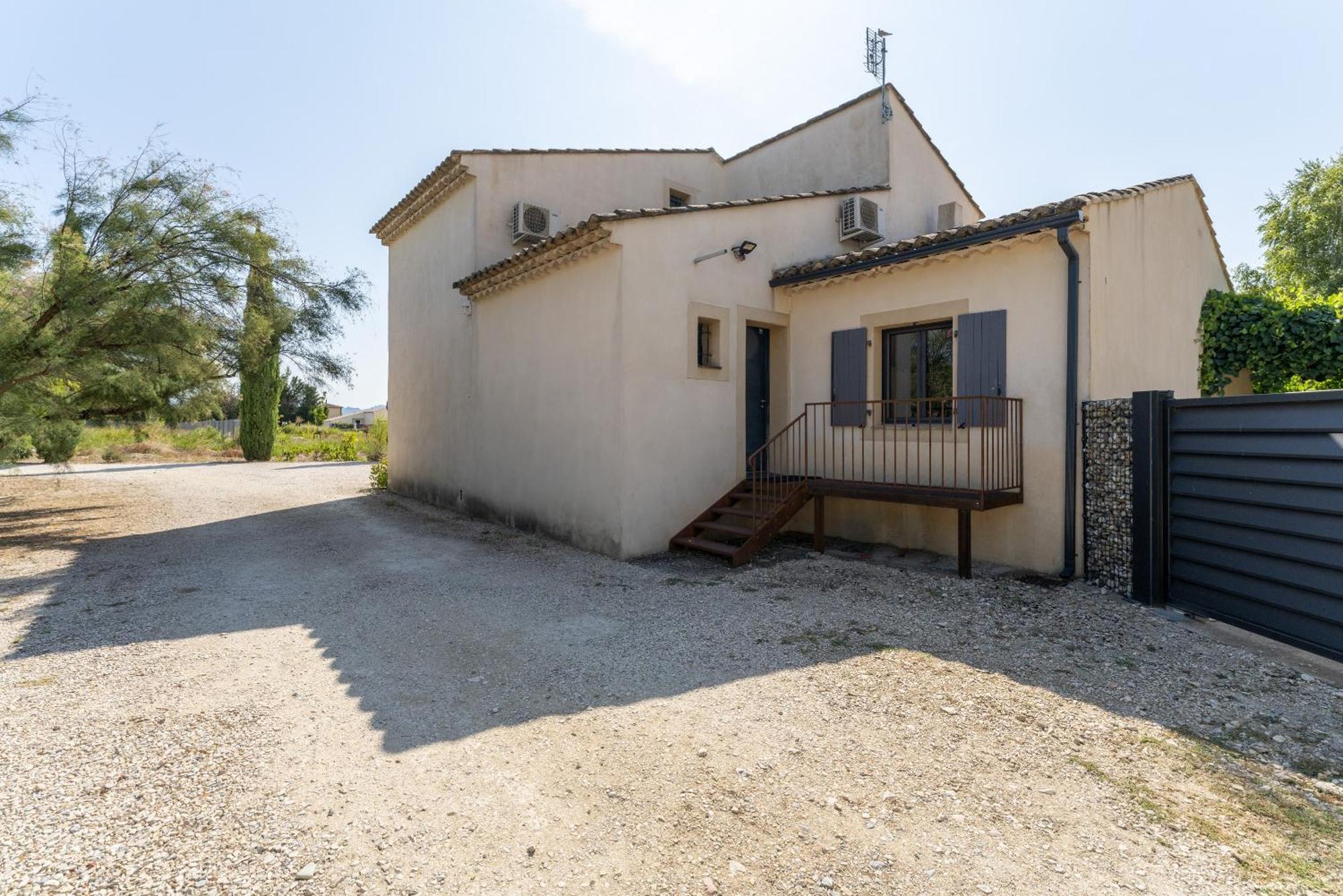L'Ensemble Du Gite De Tante Berthe Camaret-sur-Aigues エクステリア 写真